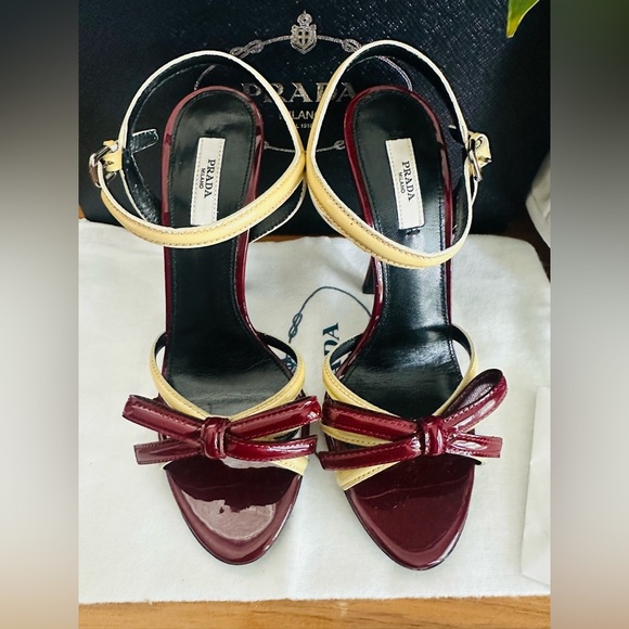 NEW Prada Women's Avorio & Amarena Calzature Donna Heels w/ Bow Size 37.5 or 7.5 - Picture 8 of 10